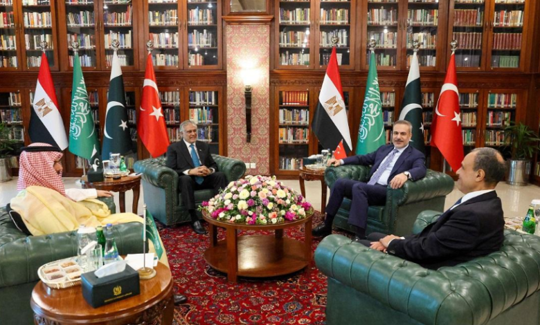 وزراء خارجية مصر والسعودية وباكستان وتركيا يجتمعون في إسلام آباد